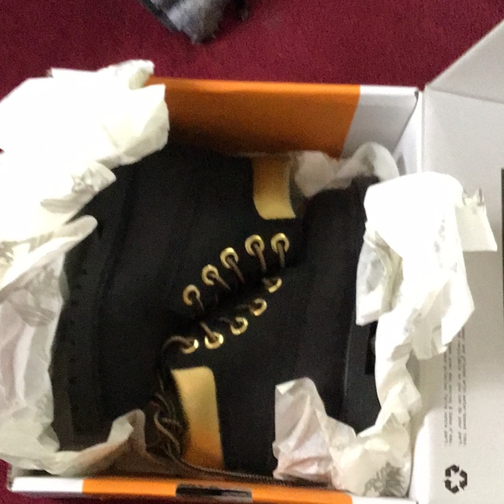 Timbs  .LIMITED